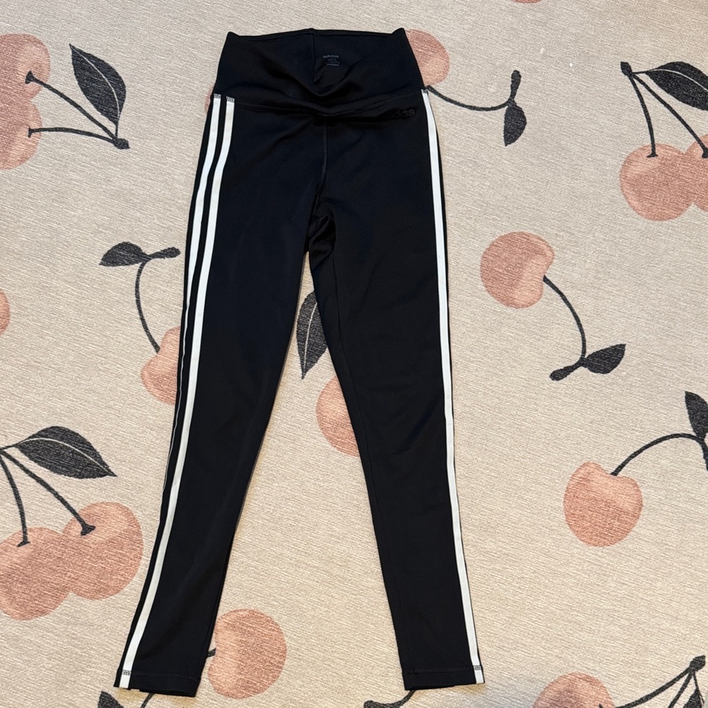❤️3 for $30!! Bundle and Save❤️
Adidas] Black Leggings with White Stripes